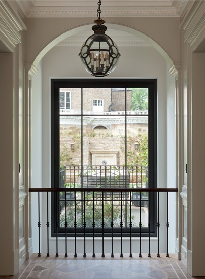 Resised 404x550 window